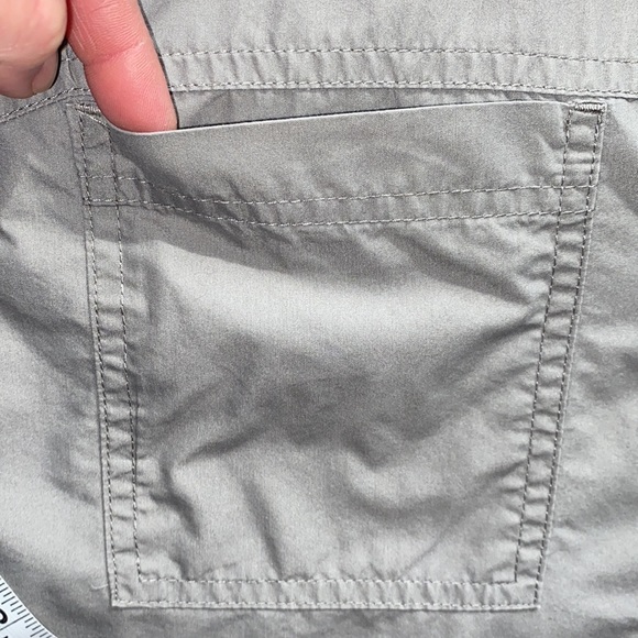 Field & Streams Grey Button Down Short Sleeved Shirt - Picture 5 of 12